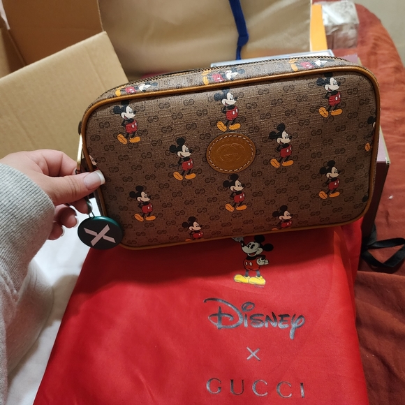 Gucci x Disney Belt Bag - Picture 3 of 10